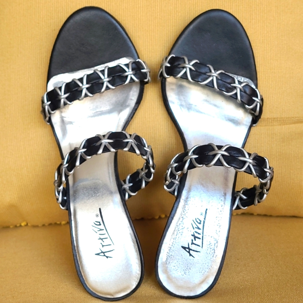 ARTIVA BLACK AND SILVER HIGH HEEL SHOE